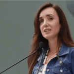 La vicepresidenta manteniendo el silencio de Victoria Villarruel durante un acto oficial tras las críticas de Javier Milei.