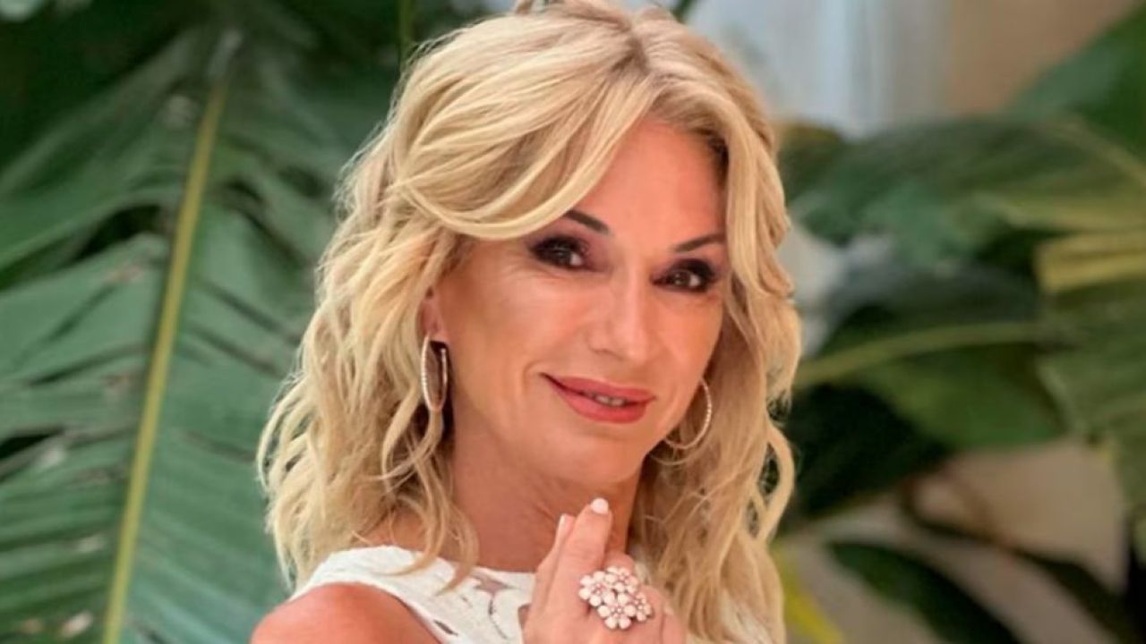 Yanina Latorre opinando sobre la caída de audiencia de Casella en su programa radial