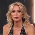 Yanina Latorre criticando en televisión el cobro de notas periodísticas de los famosos.