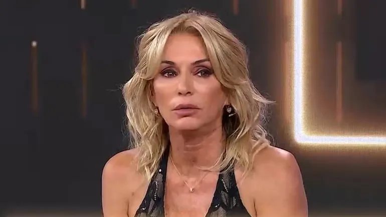Yanina Latorre criticando en televisión el cobro de notas periodísticas de los famosos.