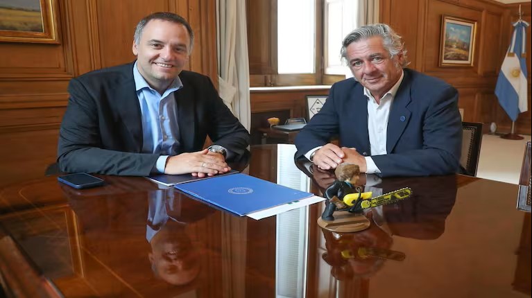 Reunión entre Manuel Adorni y la Sociedad Rural para discutir la realidad del campo argentino