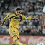 Jugadores festejando el triunfo de Boca en Chile tras el gol de Adam Bareiro ante la Universidad Católica.