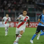 Sebastián Driussi celebrando su gol durante el empate de River en Bolivia por Copa Sudamericana
