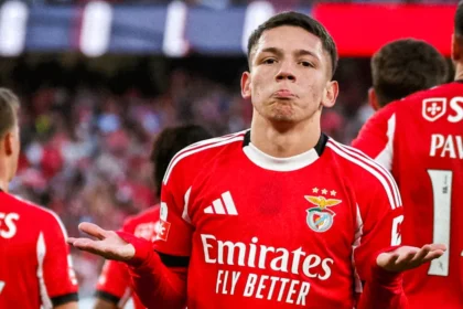 Gianluca Prestianni brindando una entrevista tras la acusación de Vinícius Jr por supuestos insultos racistas.