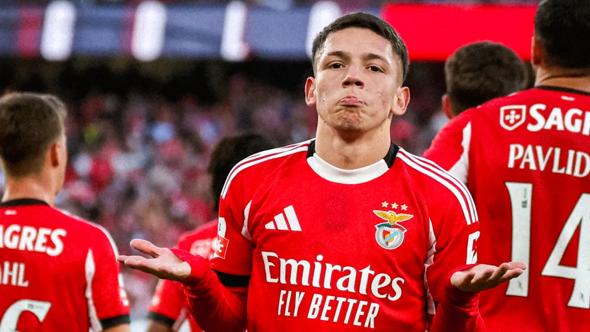 Gianluca Prestianni brindando una entrevista tras la acusación de Vinícius Jr por supuestos insultos racistas.