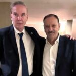 El gobernador Ricardo Quintela junto a Miguel Ángel Pichetto dialogando sobre la unidad del peronismo.