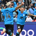 El enganche y capitán Lucas Zelarayán celebró el campeonato histórico de Belgrano de Córdoba en el césped del Mario Alberto Kempes