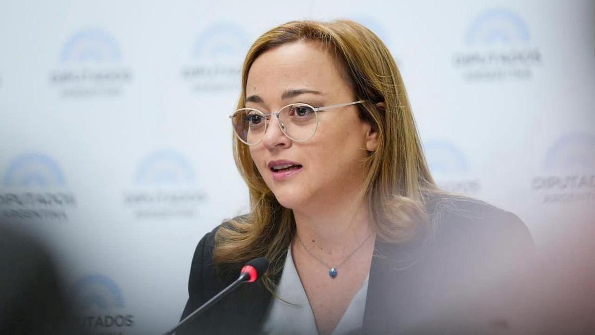 Cecilia Moreau solicita reorganizar el peronismo por la severa situación financiera del país