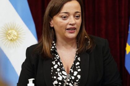 La diputada nacional Cecilia Moreau cuestiona los proyectos legislativos de la gestión nacional durante una sesión en el Congreso de la Nación