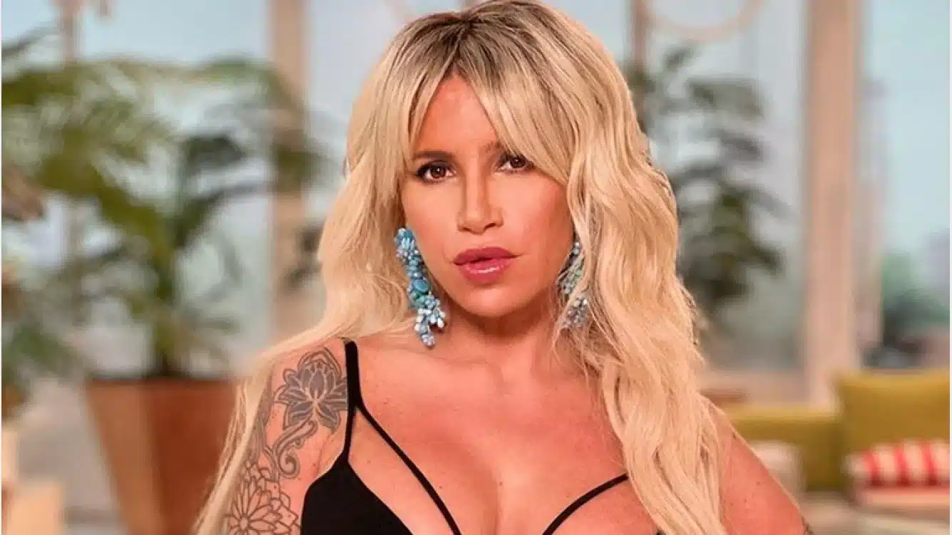 La actriz Florencia Peña gesticulando seriamente durante una participación televisiva luego de confirmarse que Florencia Peña apuntó contra los violentos.