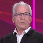 El actor argentino sonriente en el teatro tras el susto por la salud de Gerardo Romano en Buenos Aires.