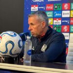 El director técnico Gustavo Álvarez analiza los errores defensivos que provocaron la eliminación de San Lorenzo en la Copa Sudamericana