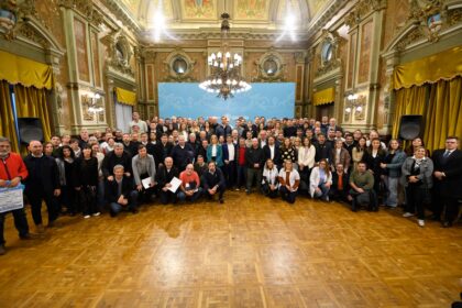 El gobernador Axel Kicillof encabeza el reclamo institucional por la marcha federal contra los recortes en el sector salud