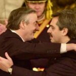 Imagen histórica de archivo del año 2003 donde Alberto Fernández recordó a su par político al asumir la Jefatura de Gabinete.