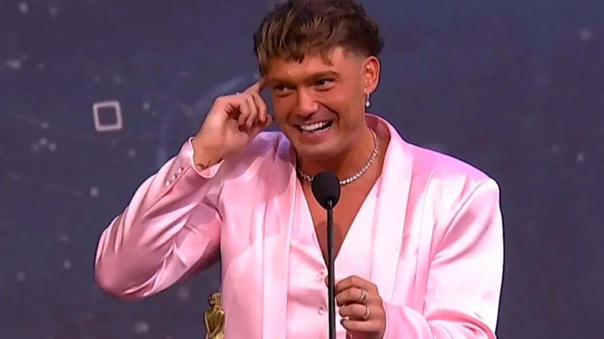 El influencer Ian Lucas ganó el Martín Fierro como revelación televisiva y confirmó que comenzó una nueva relación sentimental