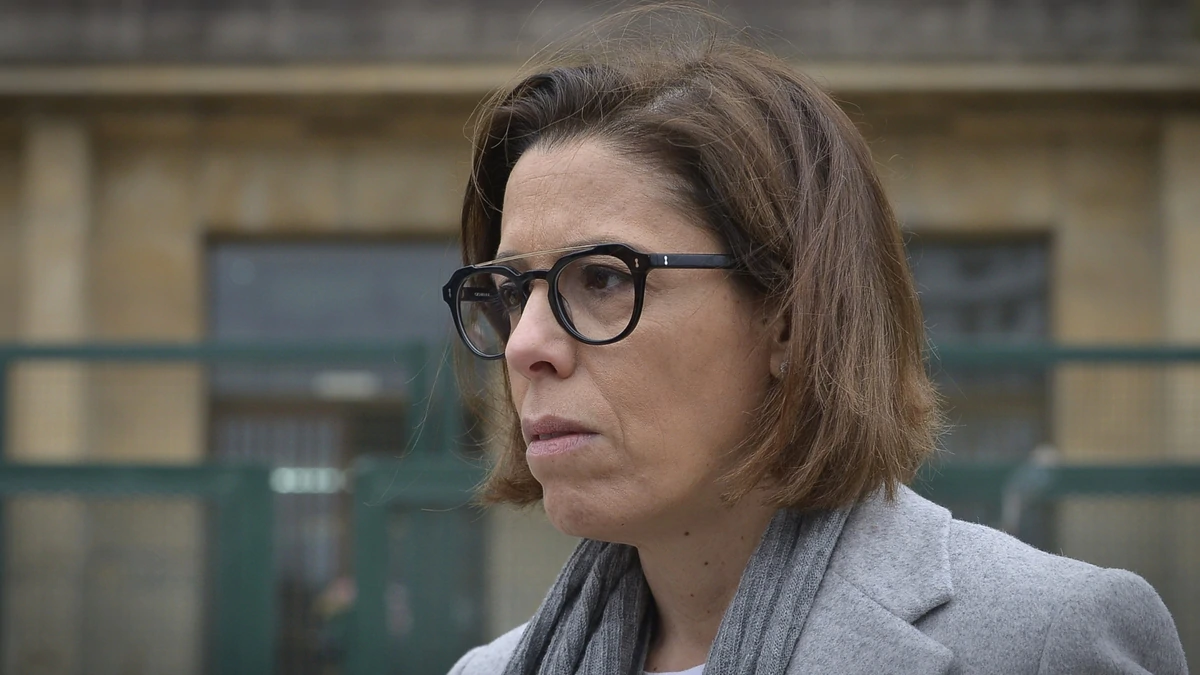 La legisladora Laura Alonso durante una entrevista radial donde Laura Alonso explicó los alcances de la ley de ética pública.