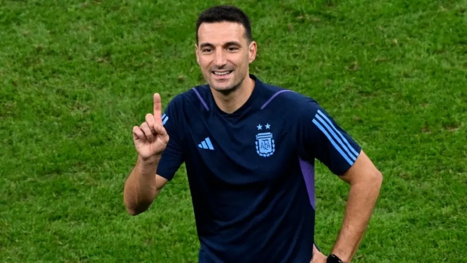 El director técnico Lionel Scaloni conversa con los medios sobre la continuidad en la Selección Argentina antes del debut en la Copa del Mundo
