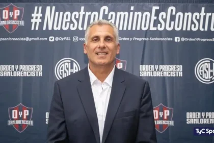 Marcelo Culotta celebra el triunfo en las elecciones presidenciales extraordinarias en San Lorenzo