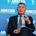 Ingreso al foro académico donde se registraron las declaraciones de Mauricio Macri hoy ante la prensa