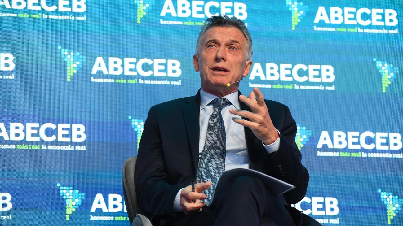 Ingreso al foro académico donde se registraron las declaraciones de Mauricio Macri hoy ante la prensa