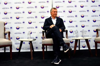 El expresidente Mauricio Macri cuestionó el liderazgo actual en un foro universitario