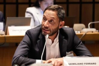 El diputado nacional Maximiliano Ferraro criticando en el Congreso el retiro del pliego judicial de la jueza Michelli