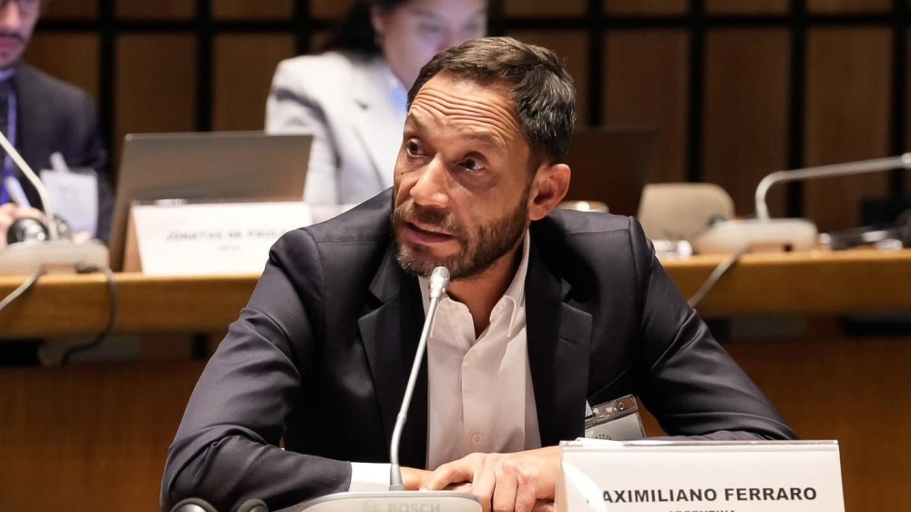 El diputado nacional Maximiliano Ferraro criticando en el Congreso el retiro del pliego judicial de la jueza Michelli