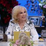 Mirtha Legrand conversa con los periodistas sobre la televisión argentina la polémica de las nominaciones en el desfile de Cosano