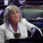 La diputada nacional Mónica Frade expone sus argumentos contra la regulación del juego virtual durante un debate en las comisiones del Congreso