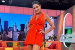 Pamela David en el estudio de Am茅rica TV sonriendo mientras habla de su programa Desayuno Americano.