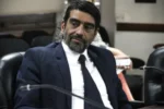 El diputado opositor Rodolfo Tailhade ofreciendo declaraciones en televisión en el momento en que Rodolfo Tailhade cuestionó el rol de la Casa Rosada.