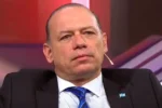 El senador Sergio Berni expone sus argumentos sobre la redefinición interna del peronismo durante una entrevista en un estudio radial