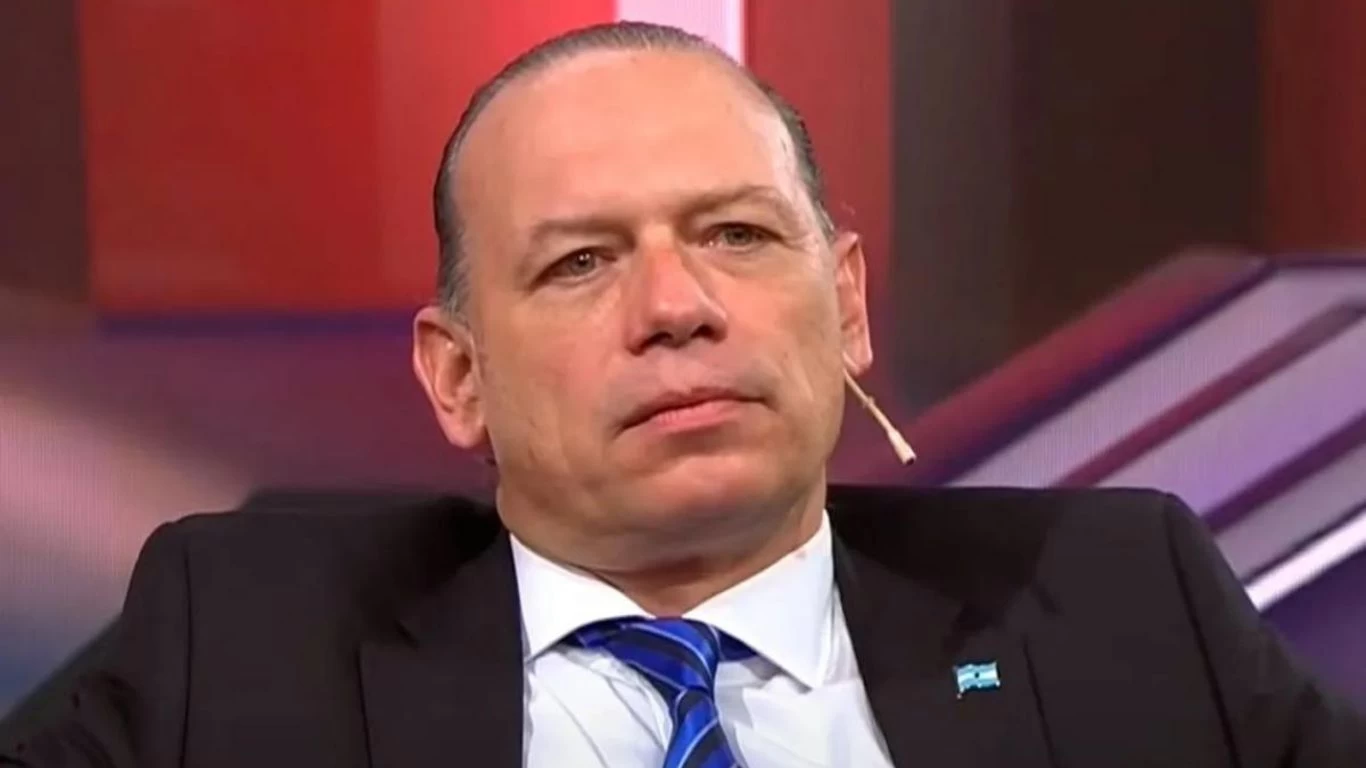 El senador Sergio Berni expone sus argumentos sobre la redefinición interna del peronismo durante una entrevista en un estudio radial