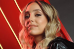 Sofi Martínez sonriente durante la grabación del podcast donde Sofi Martínez confesó por qué congeló óvulos.