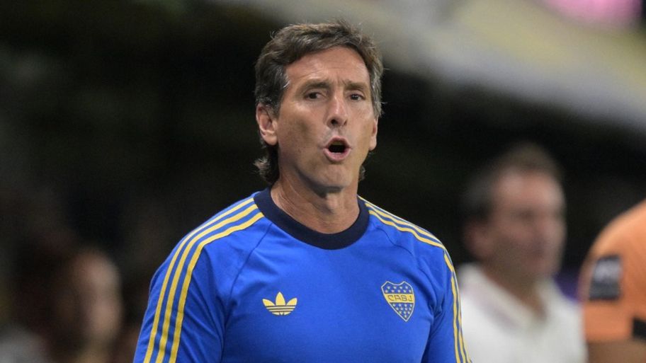 Claudio Úbeda en conferencia de prensa analizando la derrota de Boca en Ecuador por Libertadores