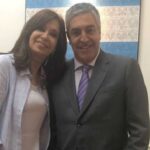 El abogado Gregorio Dalbón en una conferencia de prensa exigiendo la liberación de Cristina Kirchner