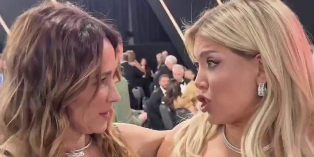 El divertido encuentro entre Wanda Nara y Vero Lozano en la alfombra roja de los premios de la televisión