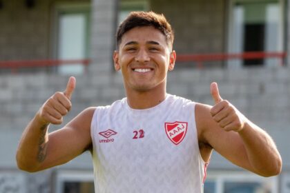 El defensor charrúa Leandro Lozano rompió el silencio sobre las versiones que lo vinculan al equipo de Juan Román Riquelme
