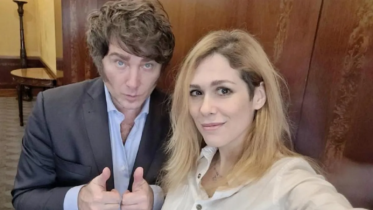 El mandatario nacional dirigiéndose a los medios en una conferencia de prensa luego de confirmarse que Javier Milei respaldó a la diputada en sus redes.