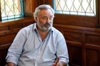 El dirigente bonaerense Joaquín de la Torre criticó a Milei durante una entrevista en la emisora Splendid AM 990