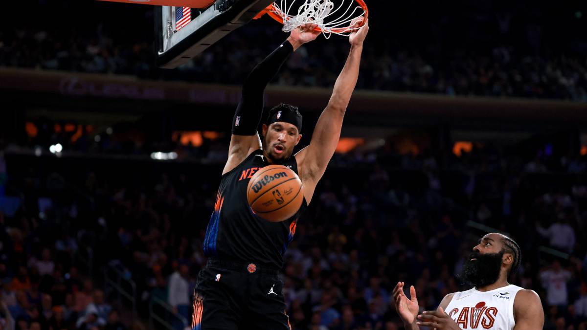 Los jugadores celebran luego de que New York Knicks ganaron y quedaron a tiro de la final