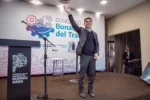 El gobernador Axel Kicillof expone frente a sindicalistas sobre el rumbo económico de la Casa Rosada en Mar del Plata.