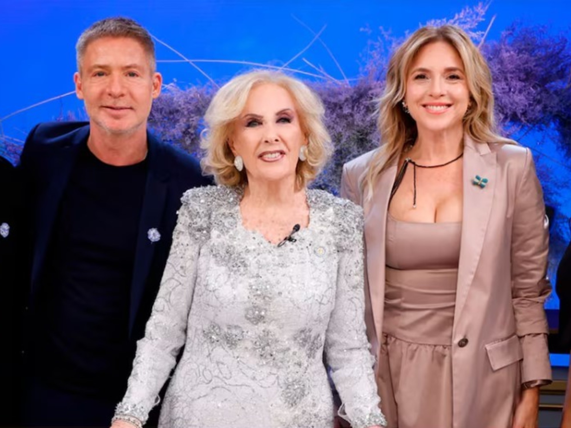 El gerente de programación Adrián Suar propuso una fiesta de cumpleaños histórica a Mirtha Legrand durante la cena televisada