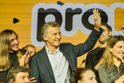 El expresidente Mauricio Macri habla ante la militancia durante un fuerte acto del PRO celebrado en la provincia de Mendoza.