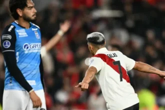 Los futbolistas millonarios festejan la goleada de River ante Blooming en el Estadio Más Monumental por Copa Sudamericana