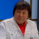Ricky Maravilla emocionado durante la emisión de La noche de Mirtha en los estudios de televisión