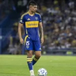 Futbolistas de Boca Juniors lamentando el resultado tras quedar eliminado de la Copa Libertadores en La Bombonera