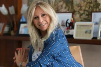 La abogada Ana Rosenfeld dialoga con los medios de prensa evitando dar precisiones sobre la intimidad de Wanda Nara en la actualidad.