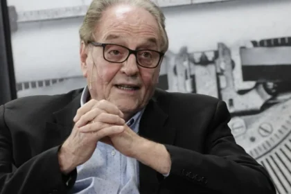 El ex diputado Carlos Heller expone sus conclusiones sobre los datos económicos de la Argentina en un panel financiero.