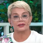 La conductora Carmen Barbieri responde las preguntas de los cronistas sobre el escándalo entre su hijo Fede en el canal